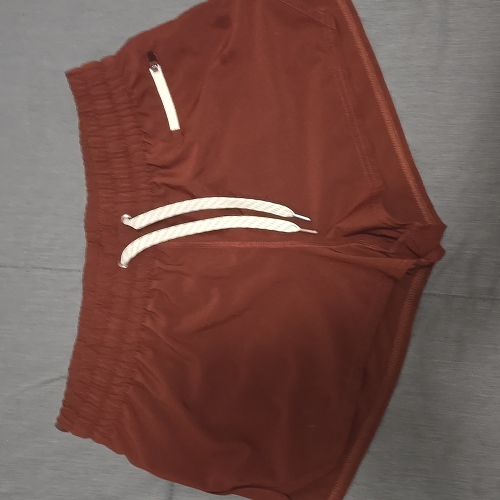 Vuori Clementine 2" Athletic Shorts